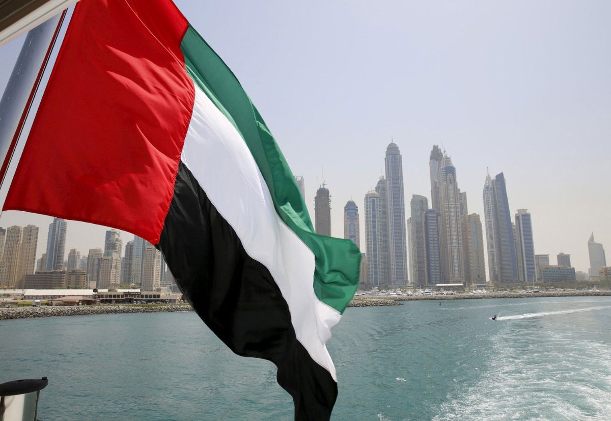 الإمارات العربية /المنتصف